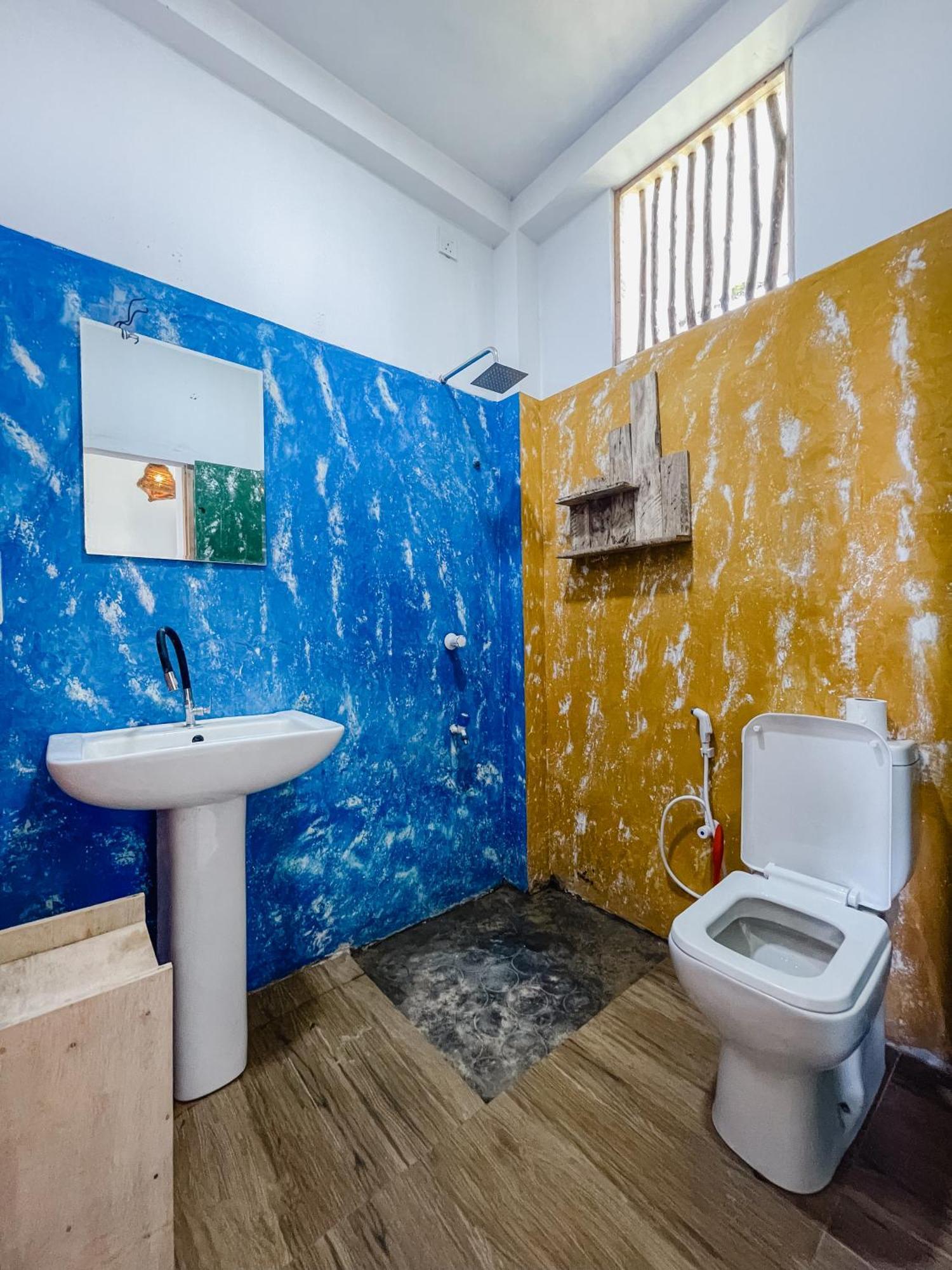 Gaia Ocean Surf Yoga Hostel Ahangama Bagian luar foto