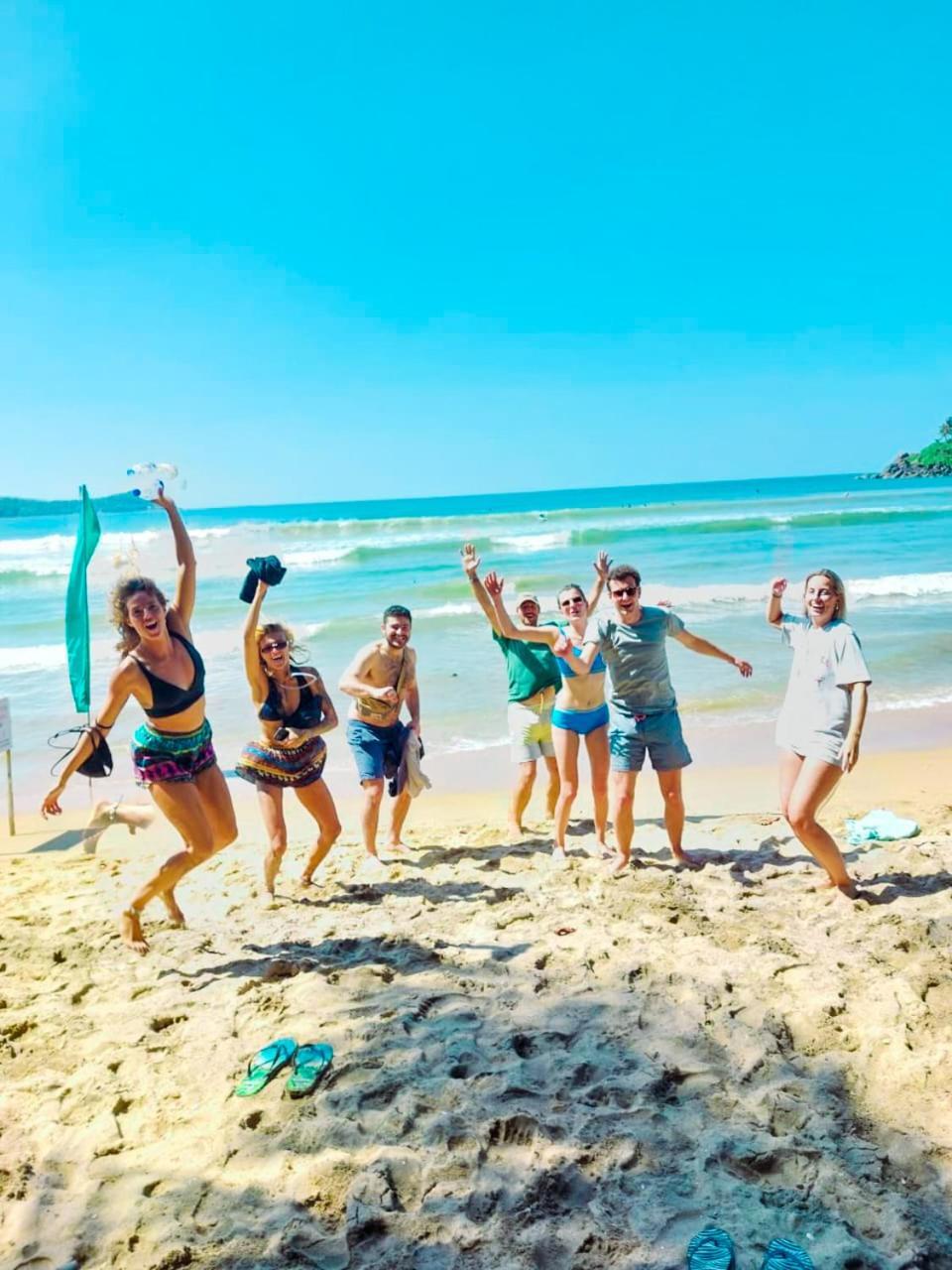 Gaia Ocean Surf Yoga Hostel Ahangama Bagian luar foto